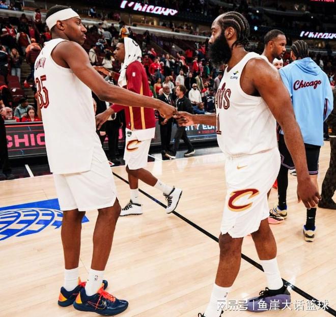 NBA常规赛多队胜负引排名波动 鹈鹕三连胜湖人八