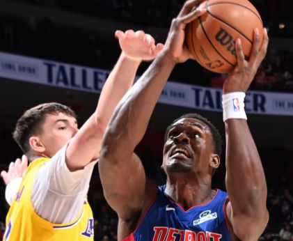 活塞终结湖人9连胜 杜伦统治内线成关键