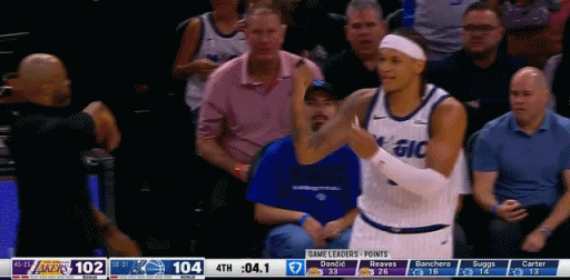 肯纳德绝杀三分助湖人逆转魔术 詹姆斯防守关键