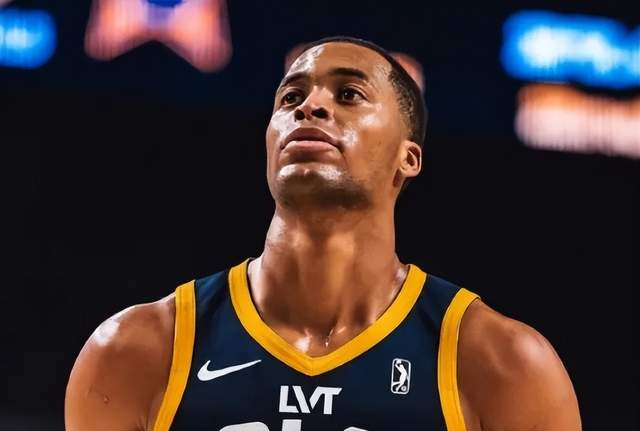 辽宁男篮签下NCAA最佳大前锋补强内线