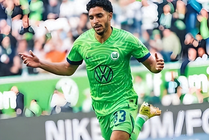 郑智执教青岛西海岸遭遇挑战 年轻球员表现低迷